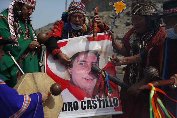Las humildes raíces del campesino que aspira a la presidencia del Perú - MarketData