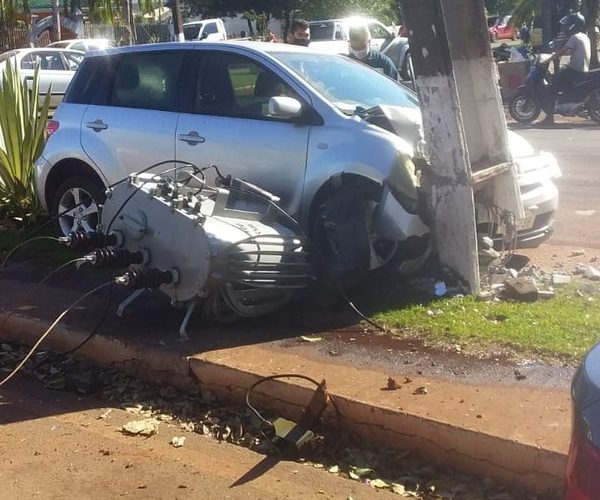 Joven psicóloga sale ilesa de violento choque contra columna en Santa Rita – Diario TNPRESS