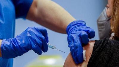 Con escasas vacunasinmunizarán a partir de 60 años – Prensa 5
