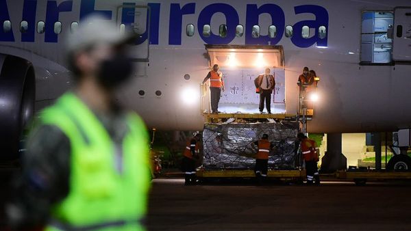 Vacunas de Moderna llegan al país y las embarazadas serán prioridad