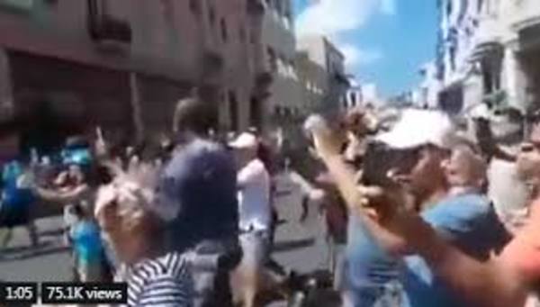 Cientos de personas se lanzaron a las calles en La Habana Cuba en protesta contra el régimen castrista