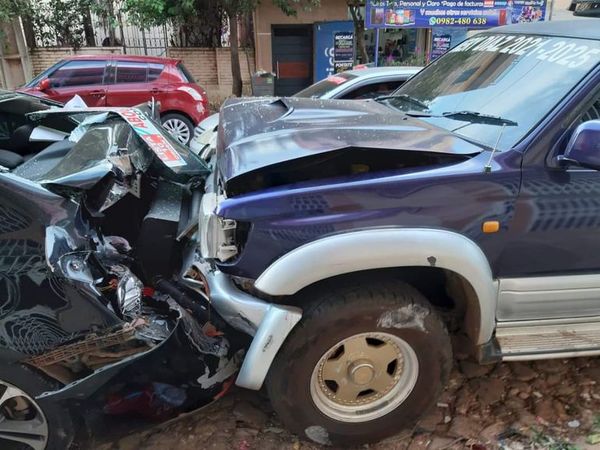 Concejal alcoholizado protagonizó accidente de tránsito en Villarrica - Nacionales - ABC Color