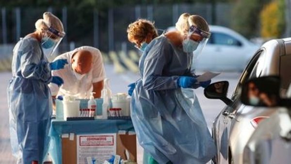 Italia: aplican casi 600 mil dosis anticovid en 24 horas
