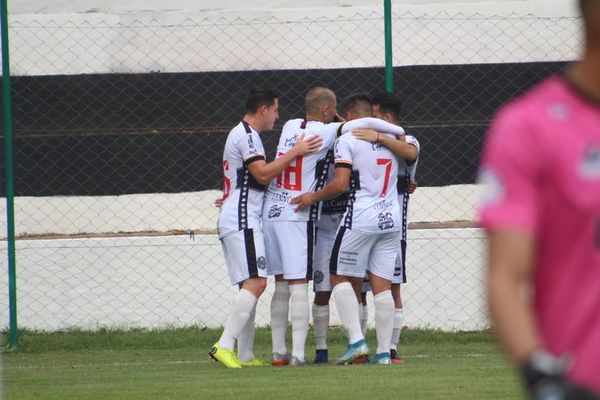 Ganaron los locales en la Primera B - Fútbol de Ascenso de Paraguay - ABC Color