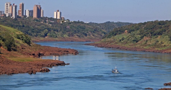 La Nación / Bajante de ríos: evalúan nueva liberación de agua por parte de hidroeléctricas