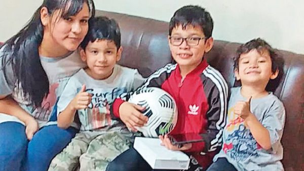 Niño conmueve en redes