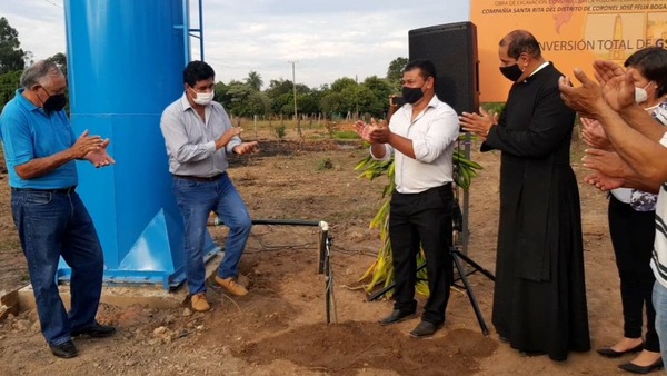 CNEL BOGADO: INAUGURAN POZO DE AGUA EN LA COMPANIA SANTA RITA