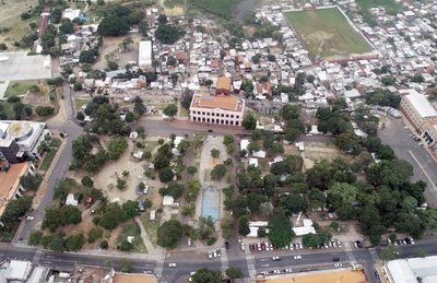 Asunción perdió sus emblemáticas plazas por inutilidad de autoridades - Nacionales - ABC Color