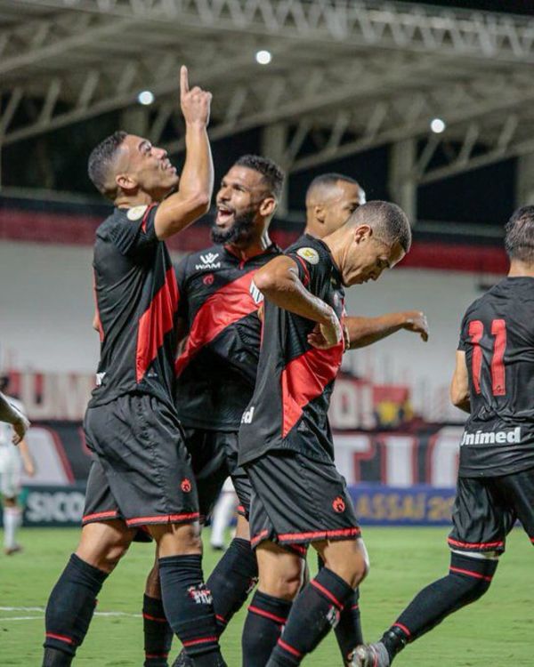 Goianiense trepa a la punta del Brasileirao al vencer al Sao Paulo - Fútbol - ABC Color