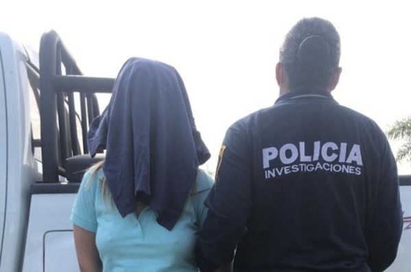 Conocida por millonaria deuda en peluquería ahora está detenida por asalto