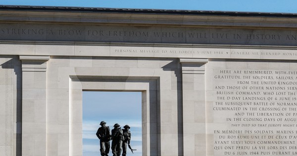 La Nación / Inauguran en Francia monumento conmemorativo británico del desembarco de 1944