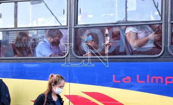 Diario HOY | Viajar en buses climatizados con ventanillas cerradas, alto riesgo de contagio de COVID-19