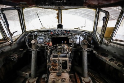 Amantes de la aviación recuperan un avión abandonado por décadas en Paraguay - MarketData