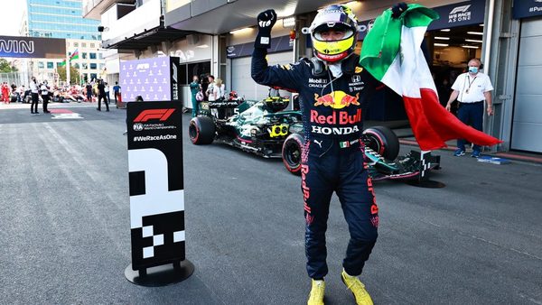 Fórmula 1: Checo Pérez se queda con un alocado GP de Azerbaiyán