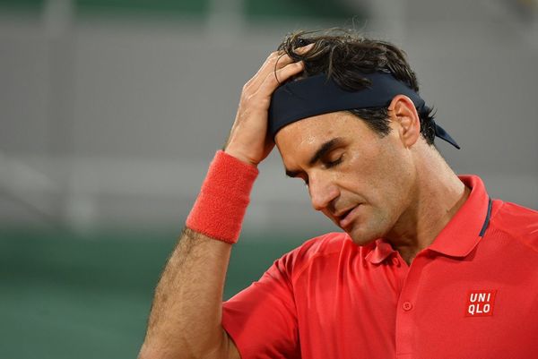 Roger Federer se retira de Roland Garros
