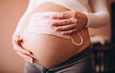 Embarazadas deberán presentar certificado médico para vacunarse