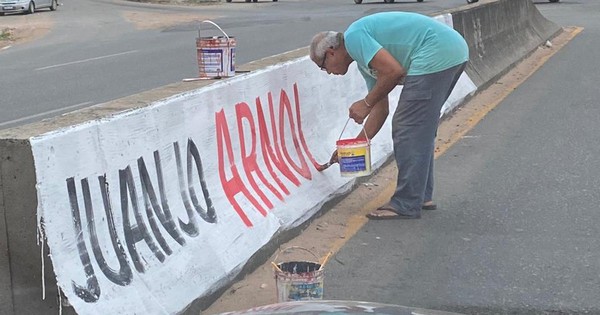 La Nación / Critican que propaganda de candidato de Dany Centurión use infraestructura vial