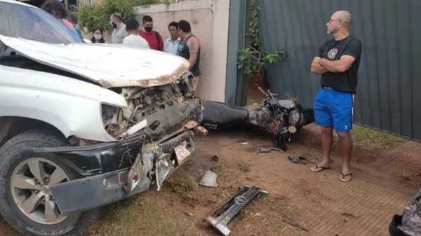 Luque: Camioneta atropella a agentes linces | Noticias Paraguay