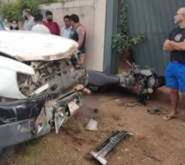 Luque: Camioneta atropella a agentes linces - Paraguay.com