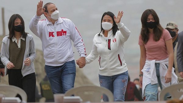 Perú: Ventaja mínima de Keiko Fujimori sobre Pedro Castillo según boca de urna
