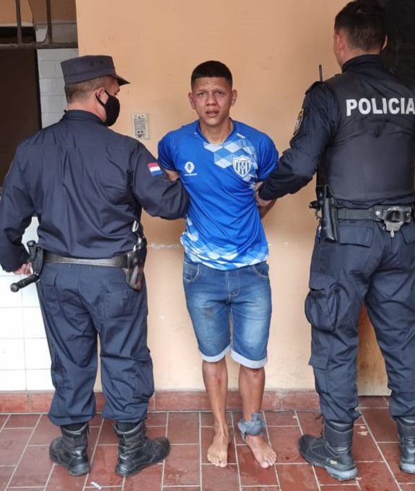 Tras persecución, cae violento delincuente en la Chacarita - Nacionales - ABC Color