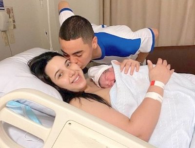 Crónica / Miguel Almirón ya es papá, ayer nació su hijo Francesco