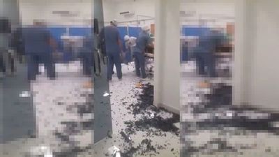 Familiares rompieron puerta de hospital por la muerte de un paciente COVID