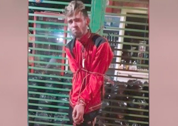 Le robaron 30 veces en este año, montó guardia con machete en mano y atrapó al ladrón