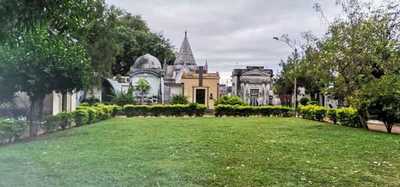 Incesantes inhumaciones en cementerios de la capital - Megacadena — Últimas Noticias de Paraguay