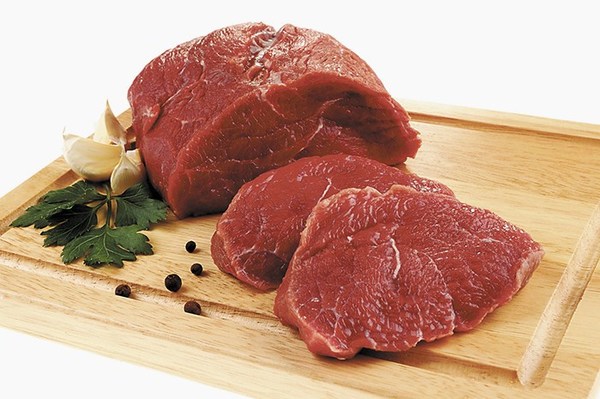 La industria atribuye el alto precio de la carne a la ganadería
