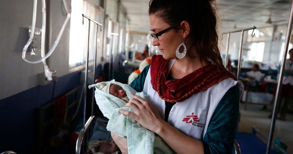 La Nación / Médicos Sin Fronteras, una saga de cincuenta años de emergencia, rebelión y sueños