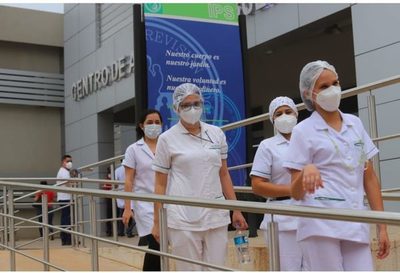 Vacuna redujo internación y mortalidad del personal de salud, inmunizados en un 90% - La Clave