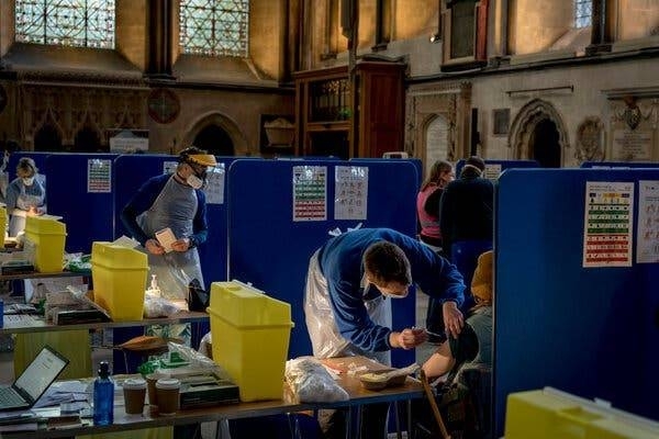 Diario HOY | Inglaterra comienza mañana a vacunar a los menores de 30 años