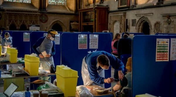 MUNDO | Inglaterra comienza mañana a vacunar a los menores de 30 años