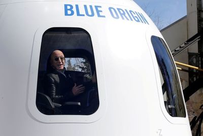 ¡Rumbo al espacio! Jeff Bezos viajará en el primer vuelo tripulado de un cohete