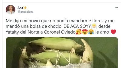 Joven regaló una bolsa de choclo a su novia