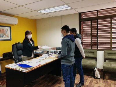 MEC propicia disputa entre docentes y alumnos por sobrecarga de tareas  - Nacionales - ABC Color