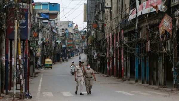 Nueva Delhi y Bombay empiezan a levantar restricciones contra el coronavirus