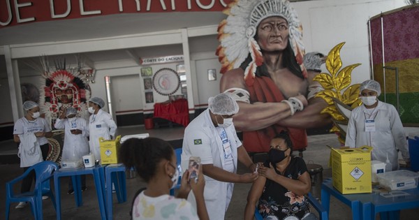 La Nación / Brasil espera un tercer embate del coronavirus en junio