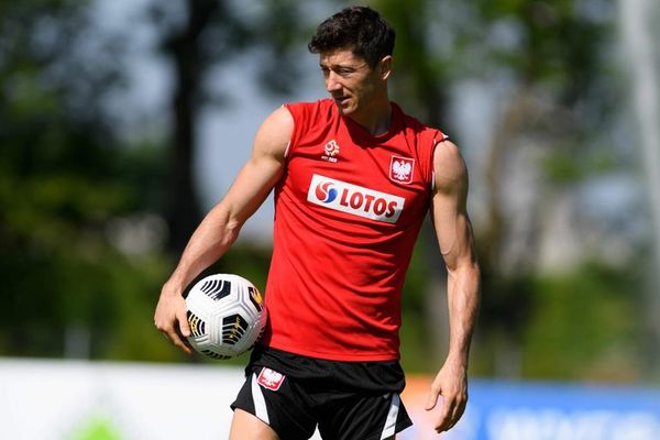 Los orígenes en Varsovia de la ’máquina de golear’ - Fútbol Internacional - ABC Color
