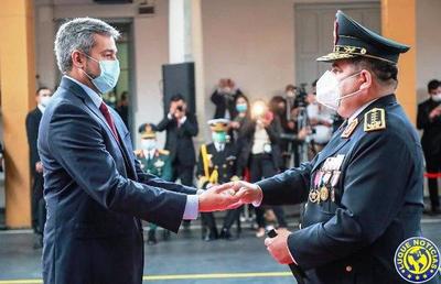 Entrega de bastón de mando a comisarios generales de la Policía •