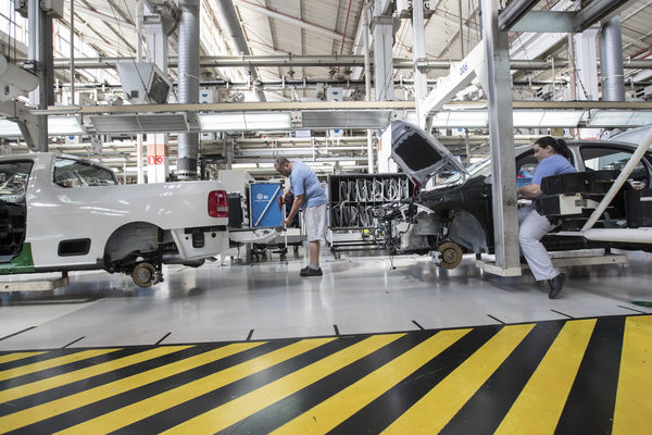 La producción de vehículos se estanca en Brasil por la escasez de semiconductores - MarketData