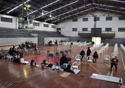 Marito admite que ciudadanía no va a vacunarse, pero no cambia estrategia y elude responsabilidad - Nacionales - ABC Color