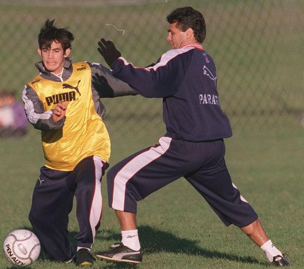“Si te llega a pasar, no venís nunca más a la selección”: La amenaza de Chilavert a Gavilán a minutos del partido contra Brasil en el 2000 - Fútbol - ABC Color