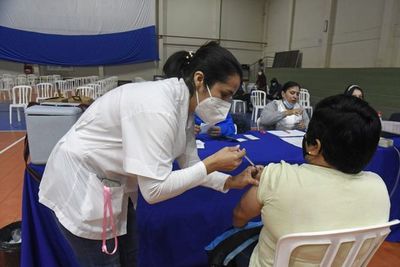 Recuerdan que trabajadores pueden pedir licencia para ir a vacunatorios - Nacionales - ABC Color