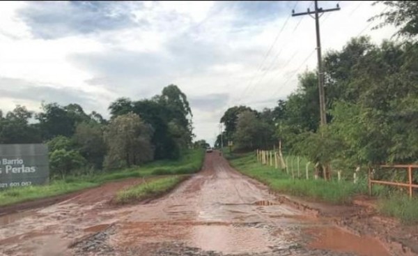 Vecinos del Km 9 Acaray pide “Asfalto Ya” a la Itaipu y al MOPC