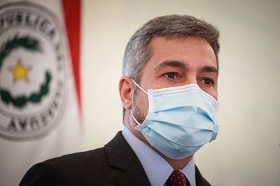 Tras superar la cifra de 10.000 muertes, Mario Abdo insta a la vacunación contra el Covid