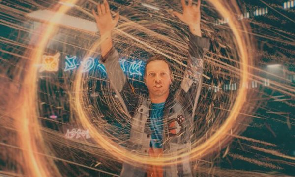 Coldplay nos transporta a un nuevo planeta en su nuevo vídeo para “Higher Power”