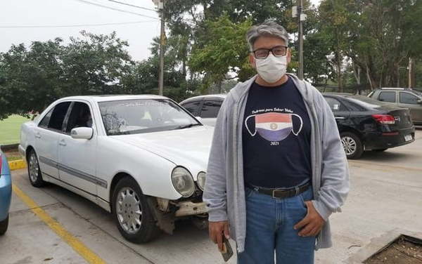 El “Padrimóvil”: Hombre lleva a vacunar a los que no tienen cómo ir - Noticiero Paraguay