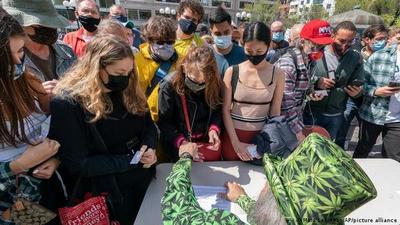 ¿WTF? El estado de Washington ofrece marihuana gratis por vacunas anticovid